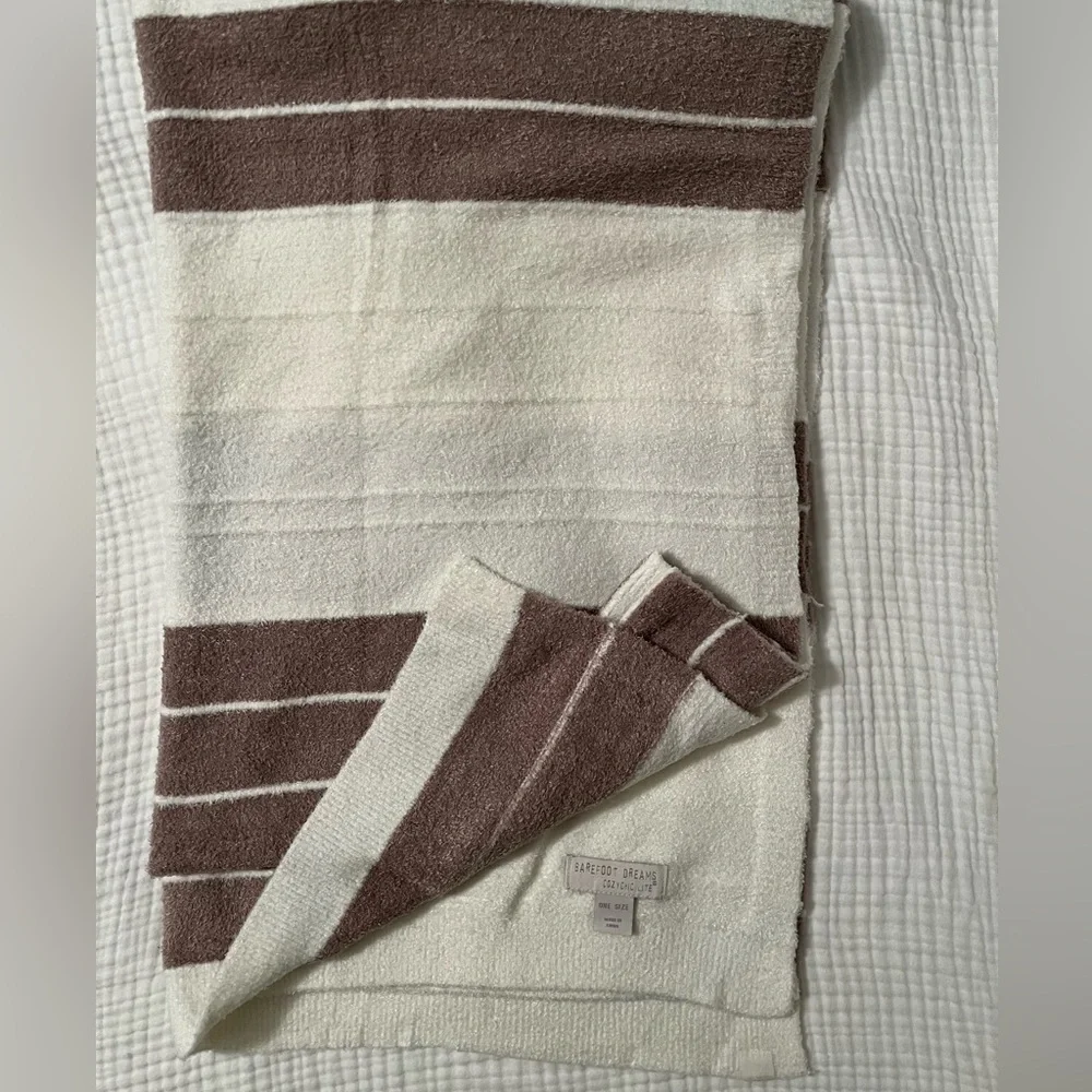 Barefoot dreams, blanket scarf. Cozy chic lite. Pearl/deep taupe.  Gently used - Picture 3 of 8